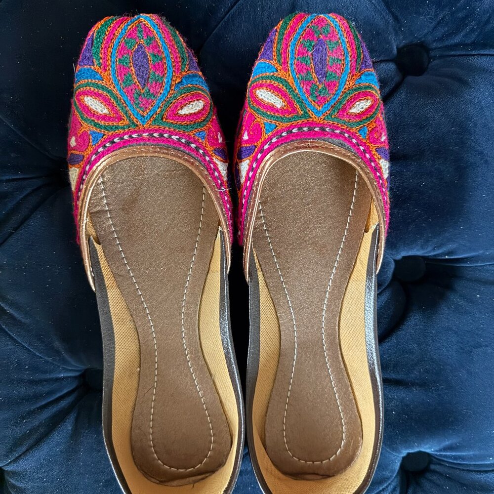 BRAND NEW Handcrafted Khussa